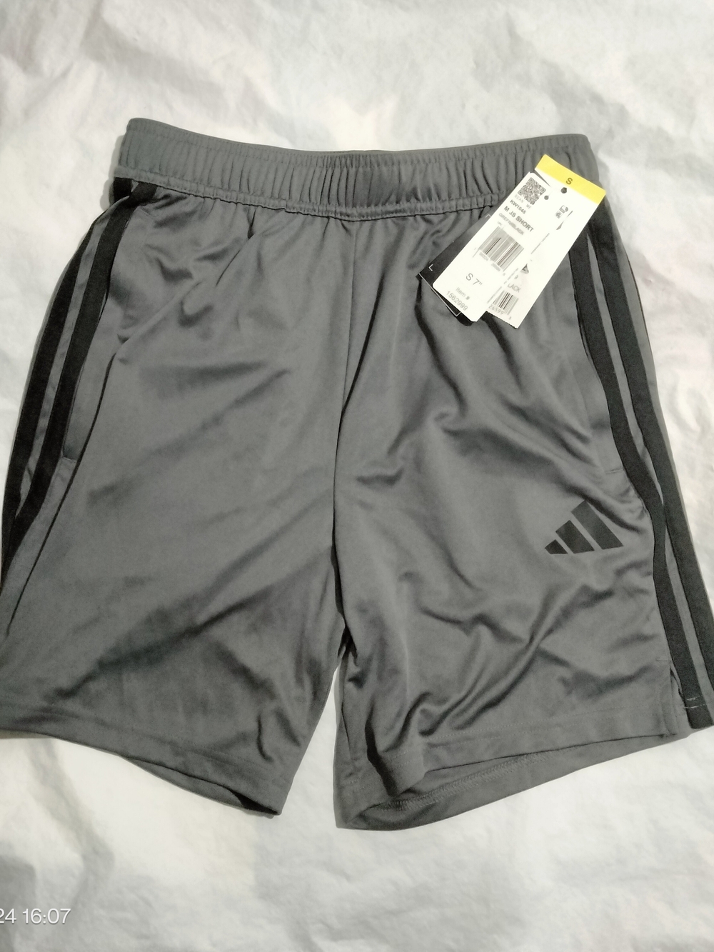 Adidas Men's 3-Stripes 7" Athletic Shorts Grey Black Small KW1045 NWT